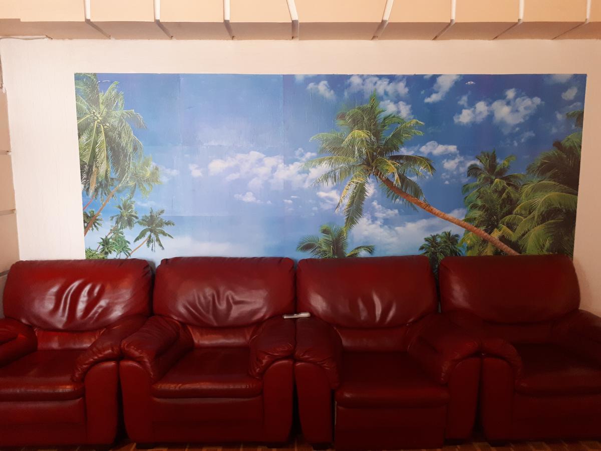 Emperum Nelson Hotel Chişinău Esterno foto