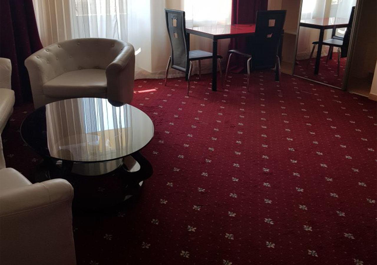 Emperum Nelson Hotel Chişinău Esterno foto