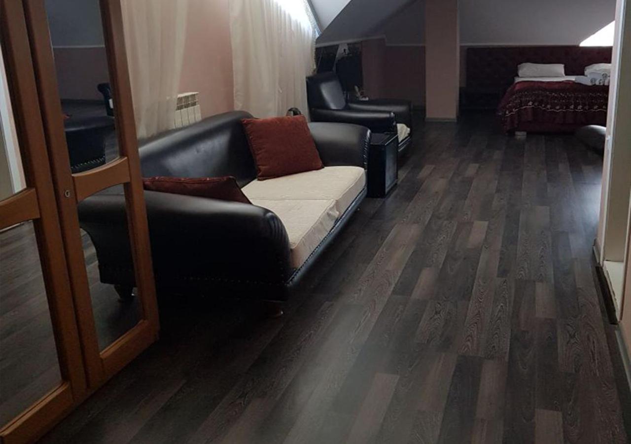 Emperum Nelson Hotel Chişinău Esterno foto