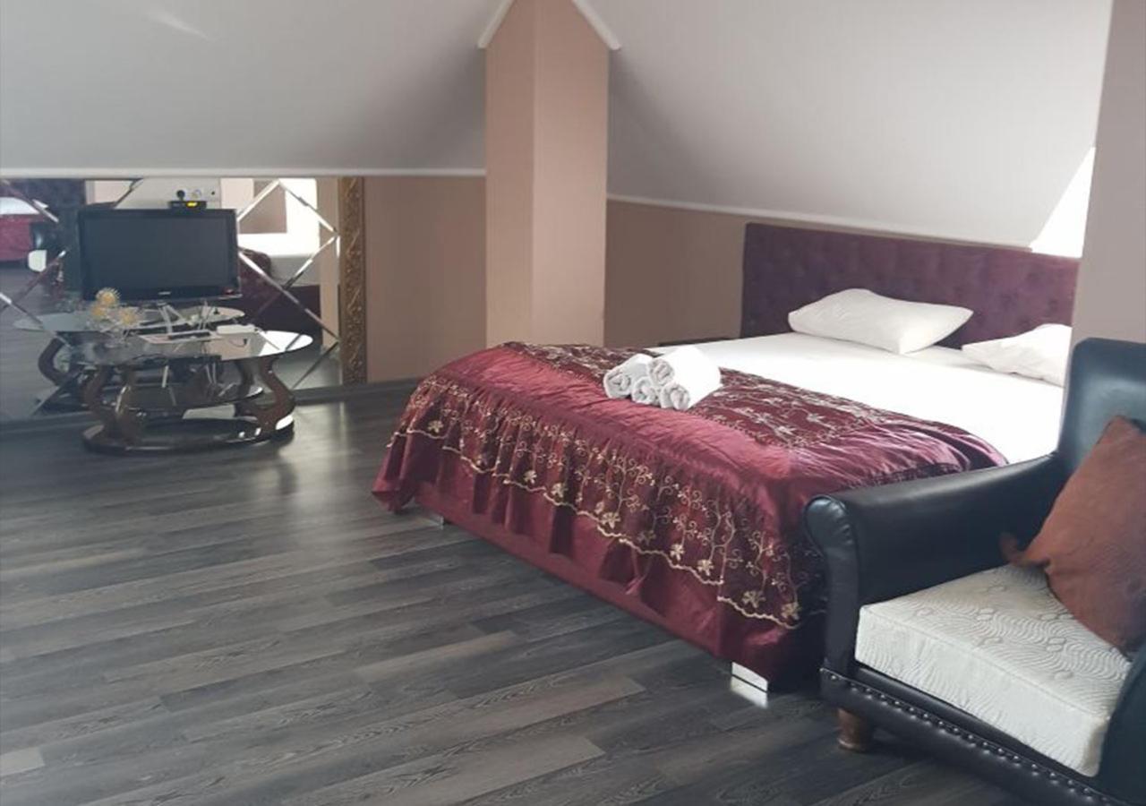 Emperum Nelson Hotel Chişinău Esterno foto