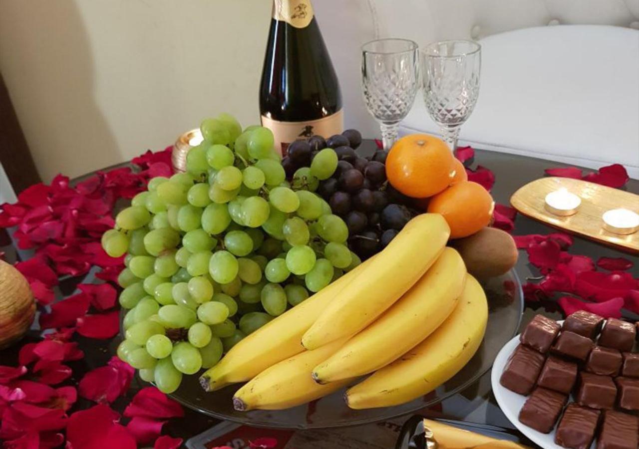 Emperum Nelson Hotel Chişinău Esterno foto