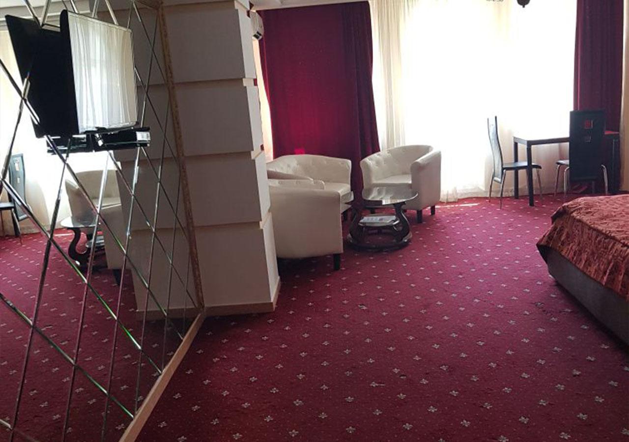 Emperum Nelson Hotel Chişinău Esterno foto