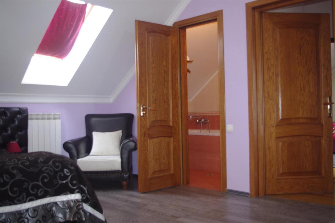 Emperum Nelson Hotel Chişinău Esterno foto