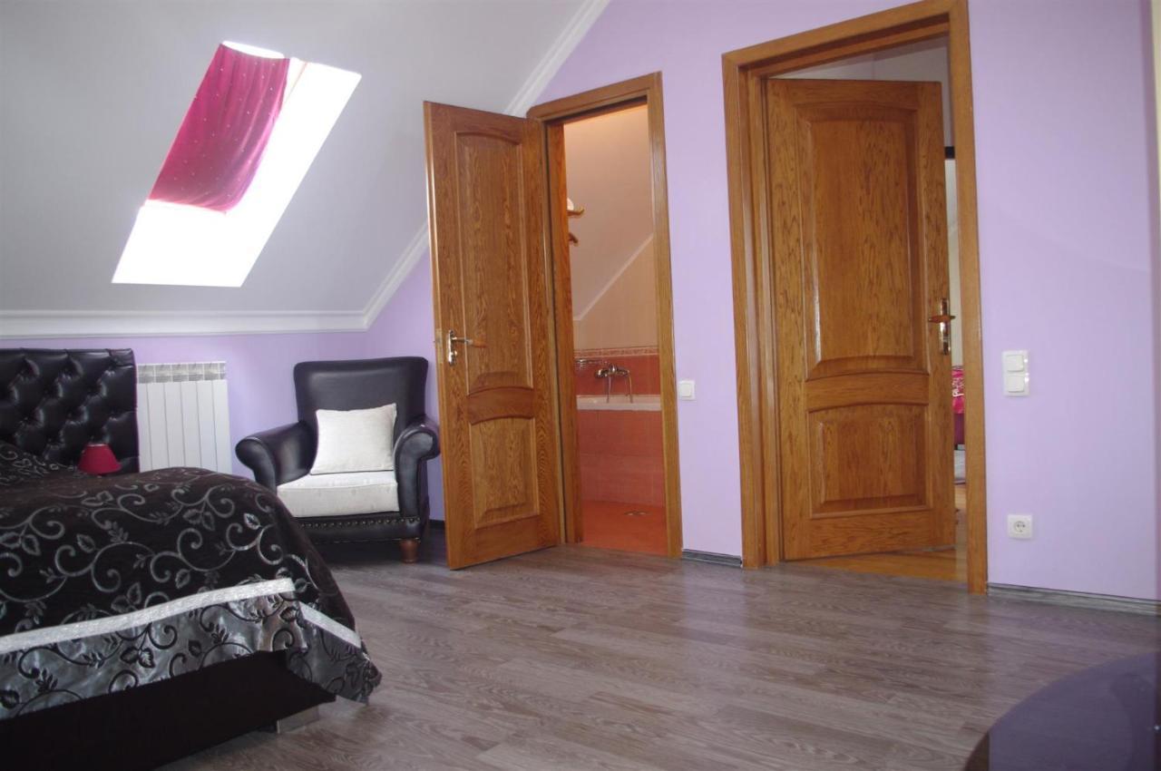 Emperum Nelson Hotel Chişinău Esterno foto