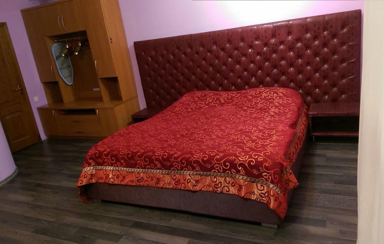 Emperum Nelson Hotel Chişinău Esterno foto