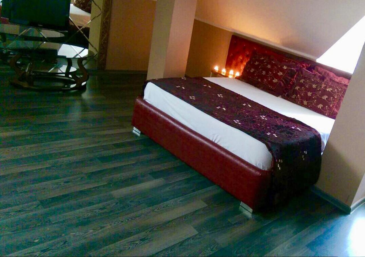 Emperum Nelson Hotel Chişinău Esterno foto