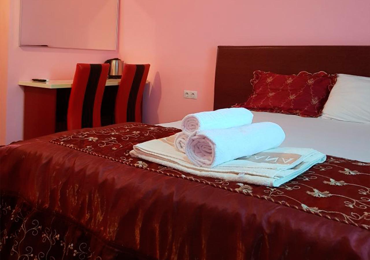 Emperum Nelson Hotel Chişinău Esterno foto
