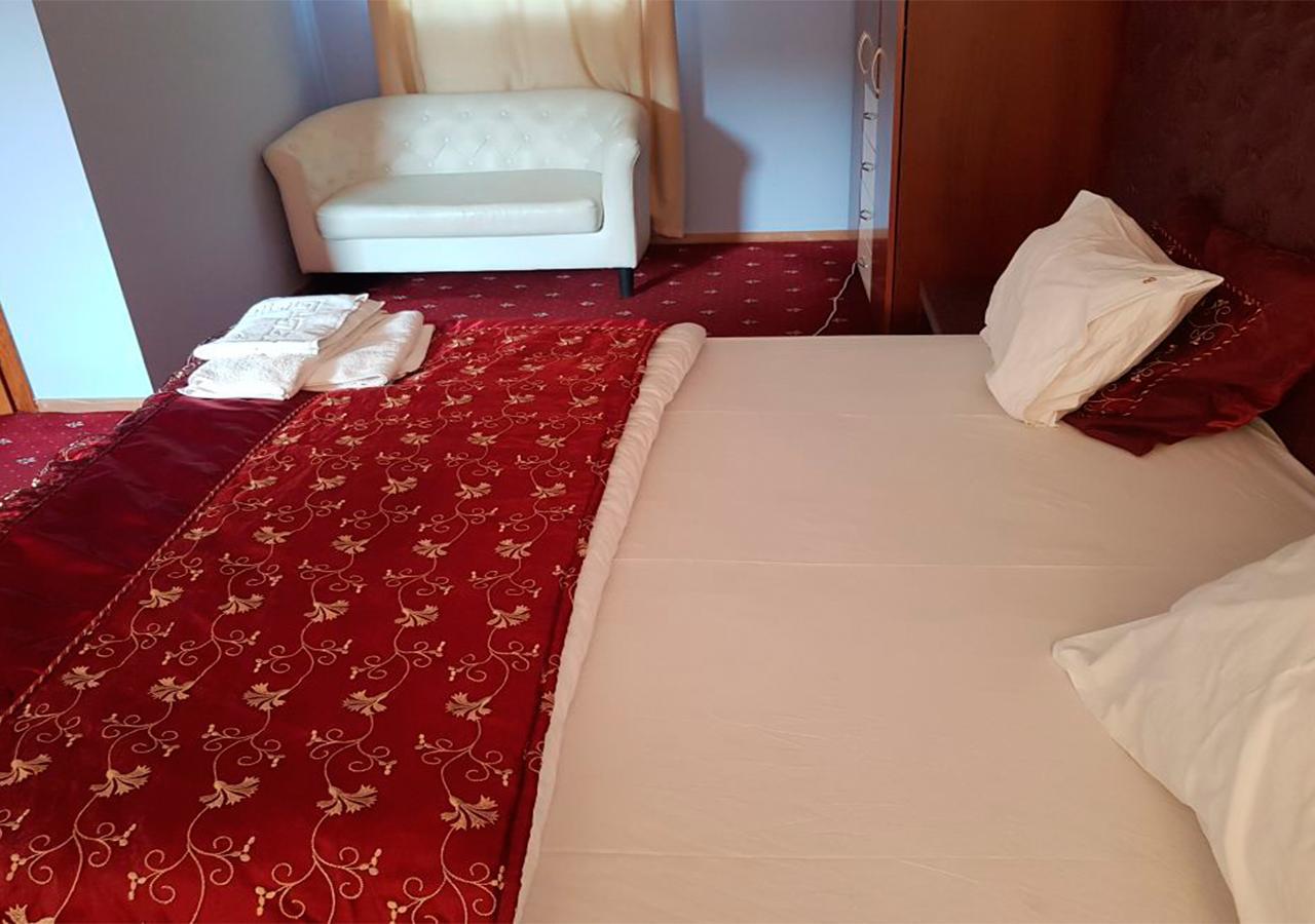 Emperum Nelson Hotel Chişinău Esterno foto